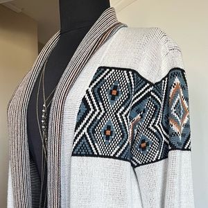 Forever 21 Southwestern Super Cozy Sweater Cardigan Open Front. Size Medium